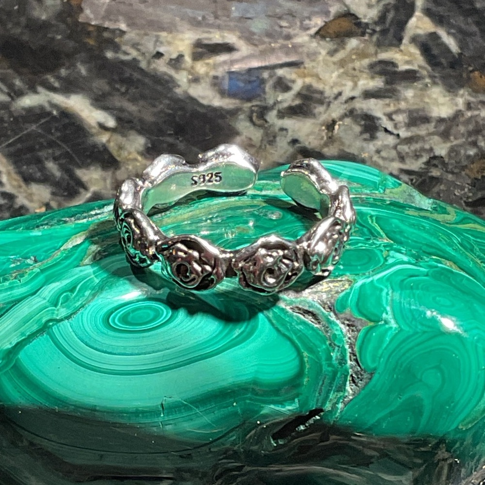 Ring of Roses Silver Toe Ring